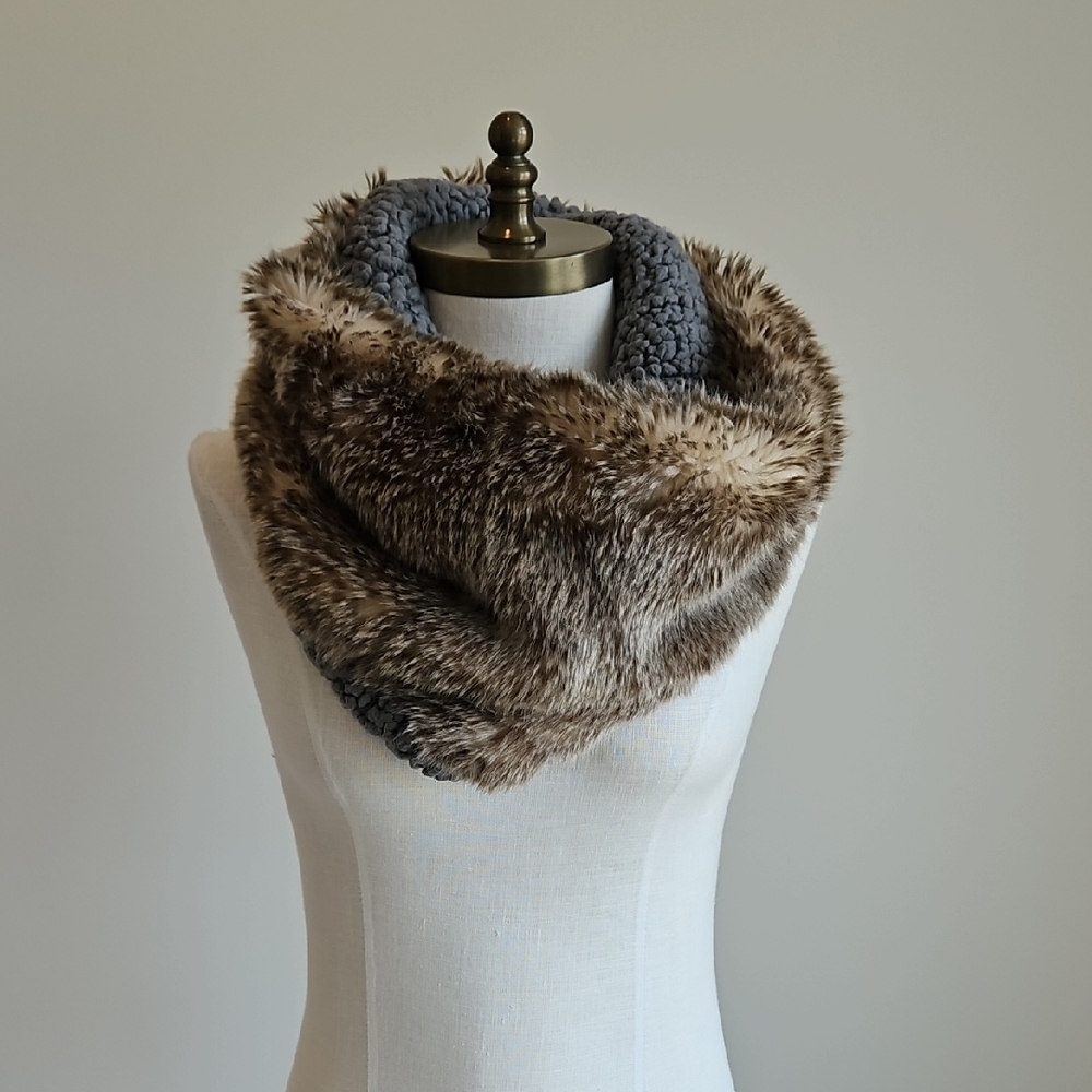 Aerie Faux Fur Infinity Scarf